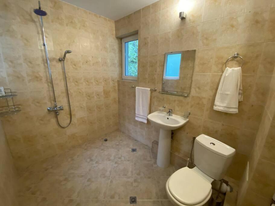 Apartment Happy Place Akatcia Veliko Tarnovo Exterior photo
